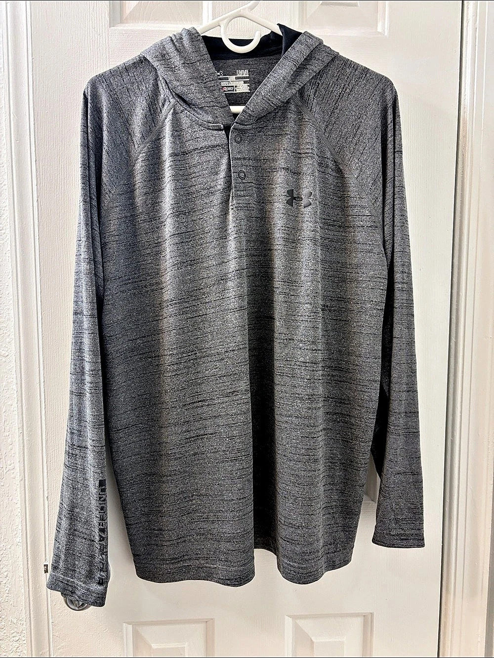 Under Armour HeatGear Loose Fit Snap Henley Hoodie Men's Gray Hoodie Size Large